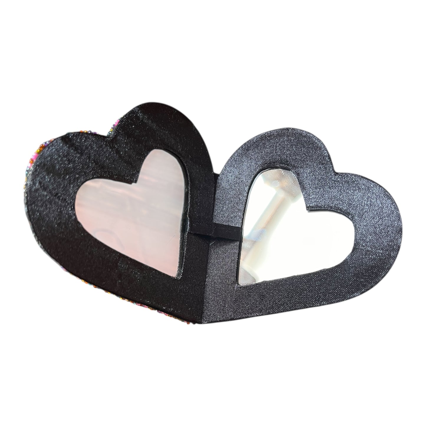 Miroir de poche avec cœur brodé