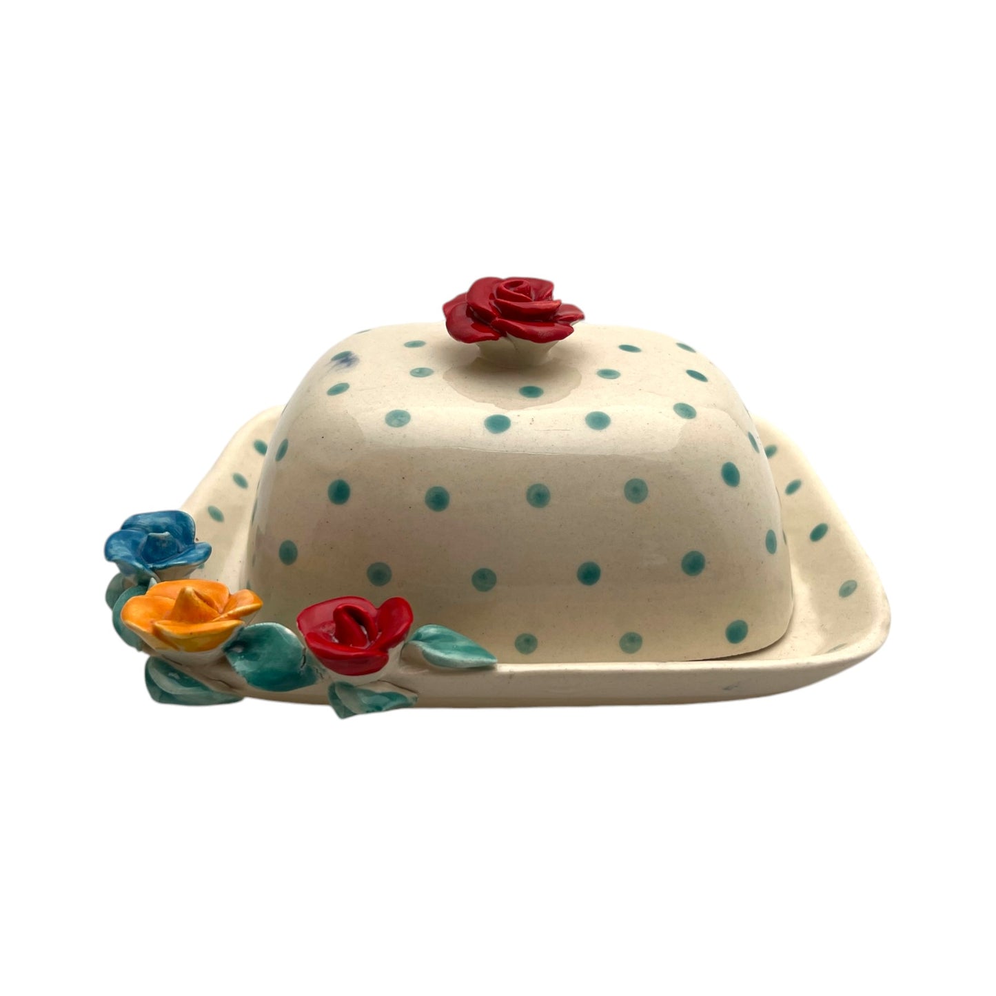 Butterdose mit Rosenblüten