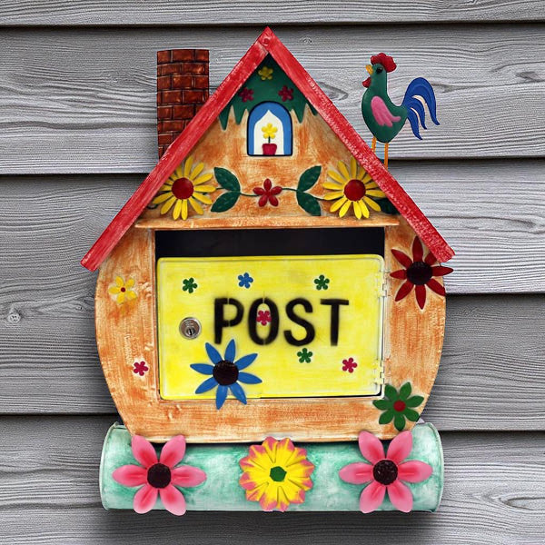 Briefkasten Haus mit Hahn