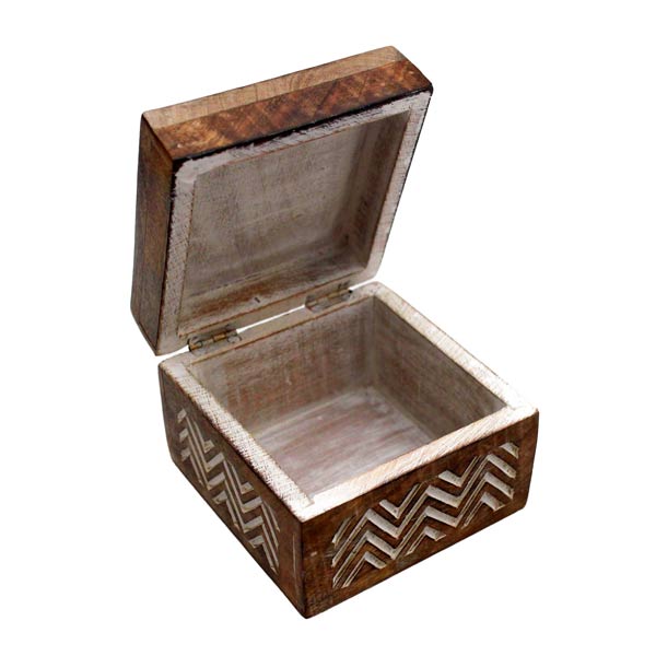 Scatola in legno con coperchio