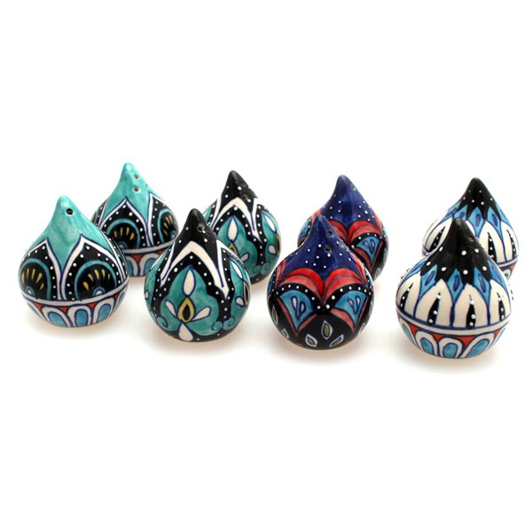 Salz- und Pfefferstreuer aus keramik handbemalt in Tropfenform