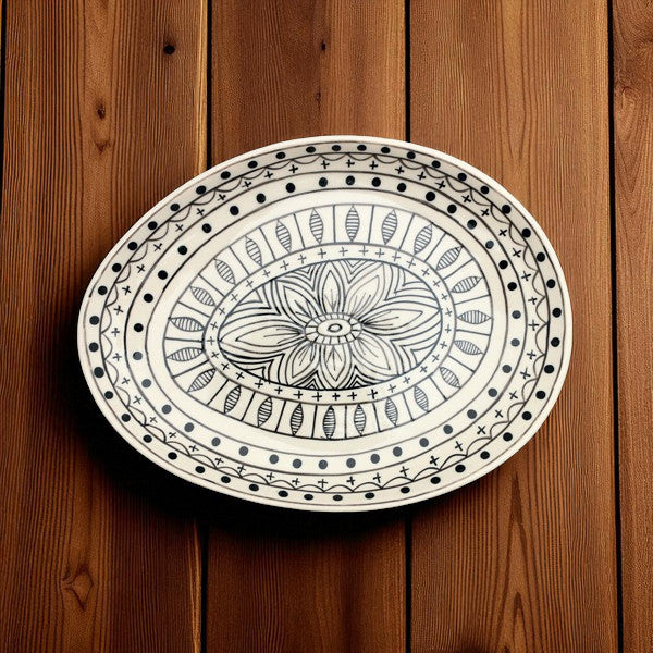 Teller Oval klein schwarz/weiß