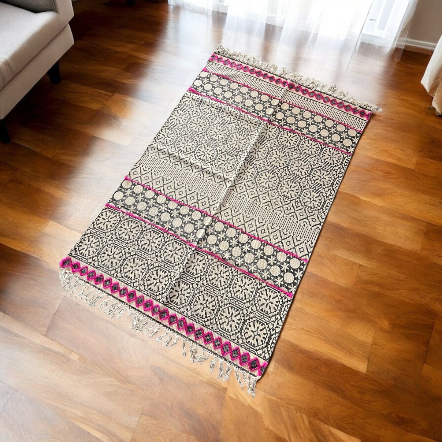 Teppich mit Fransen Schwarz Weiß Pink 150x90 cm - Moderner Wohnteppich