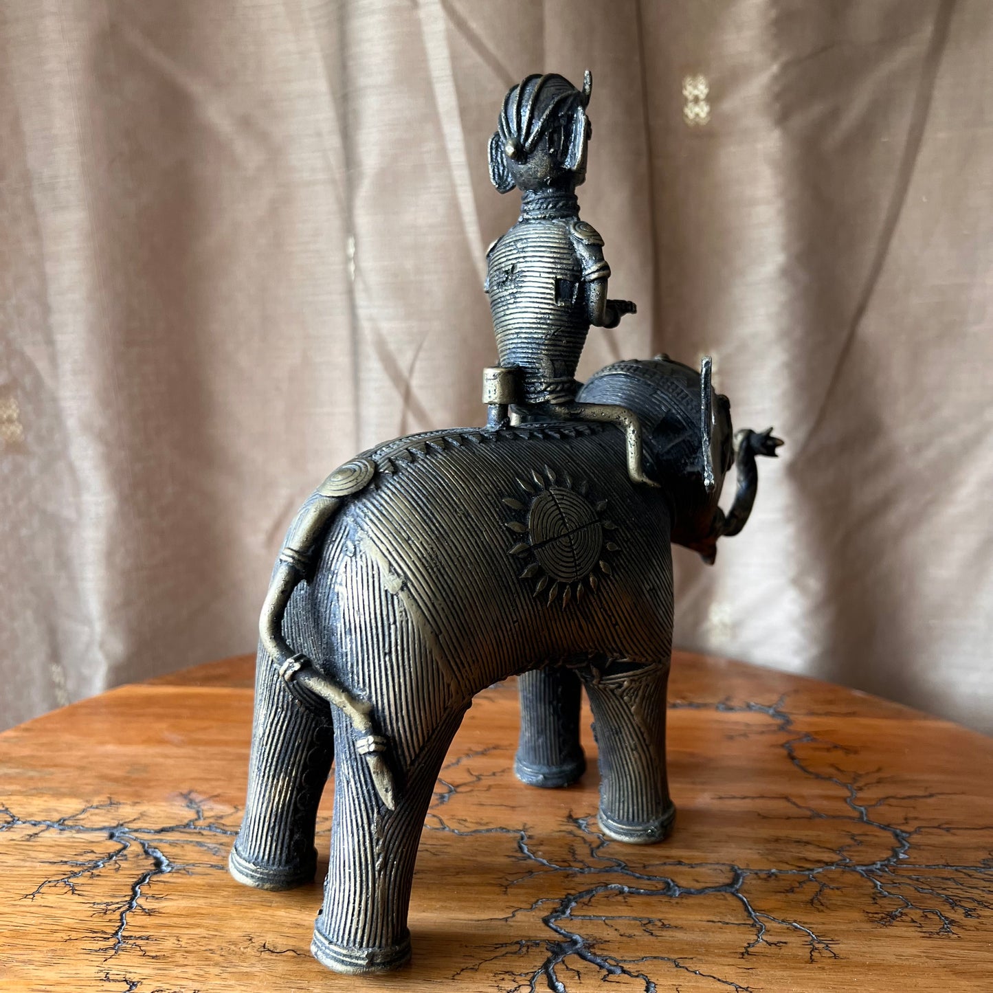 Éléphant avec cavalier - Figurine vintage en laiton de Bastar Art, Inde