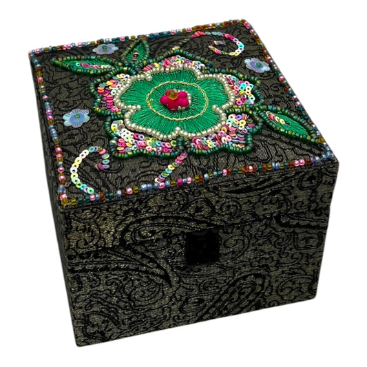 Boîte à bijoux carrée