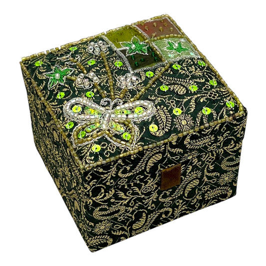 Boîte à bijoux verte carrée