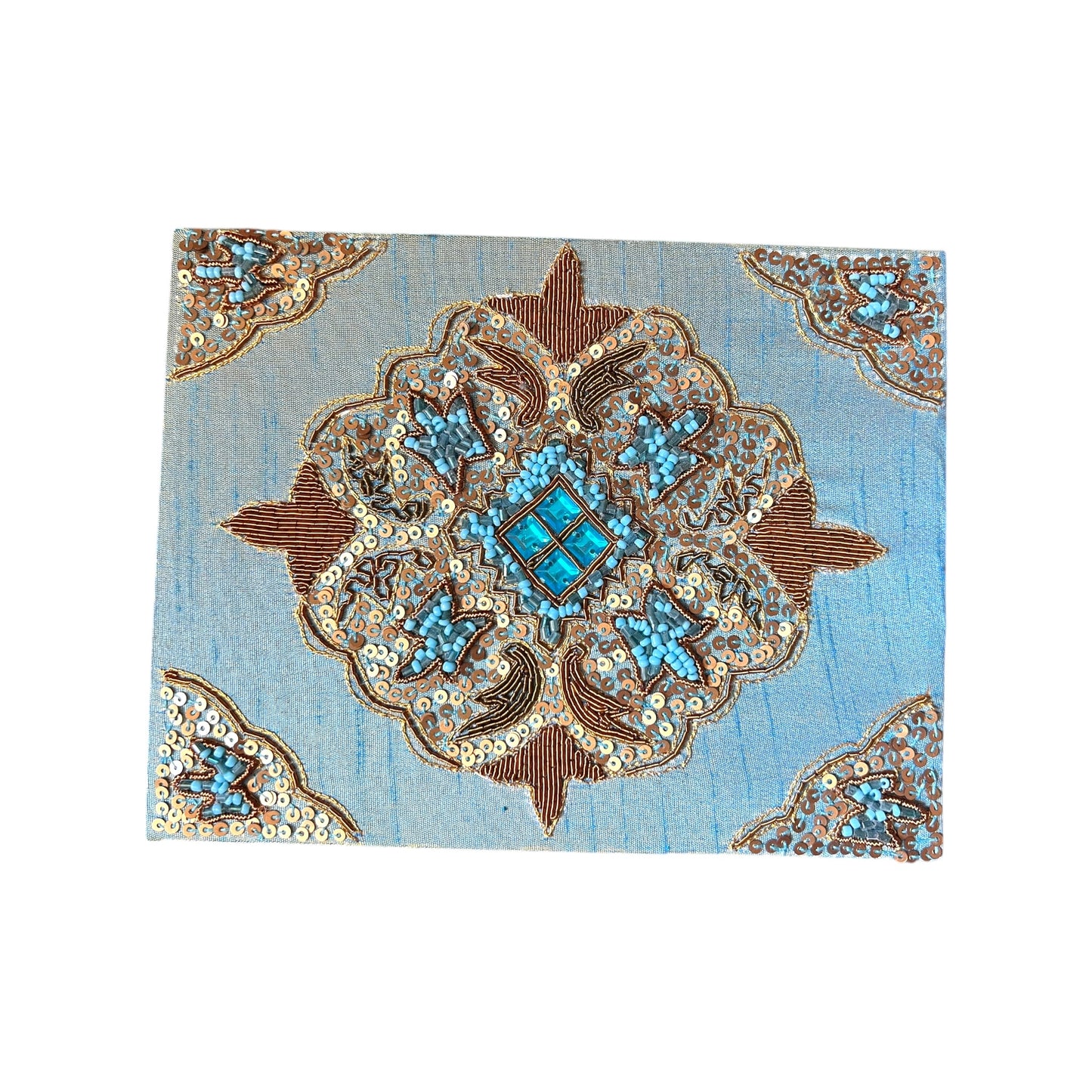 Boîtes à bijoux brodées à la main