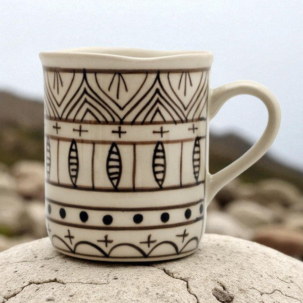 Mug en céramique peint à la main en noir et blanc