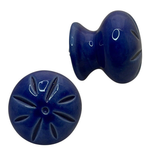 bouton de meuble bleu foncé