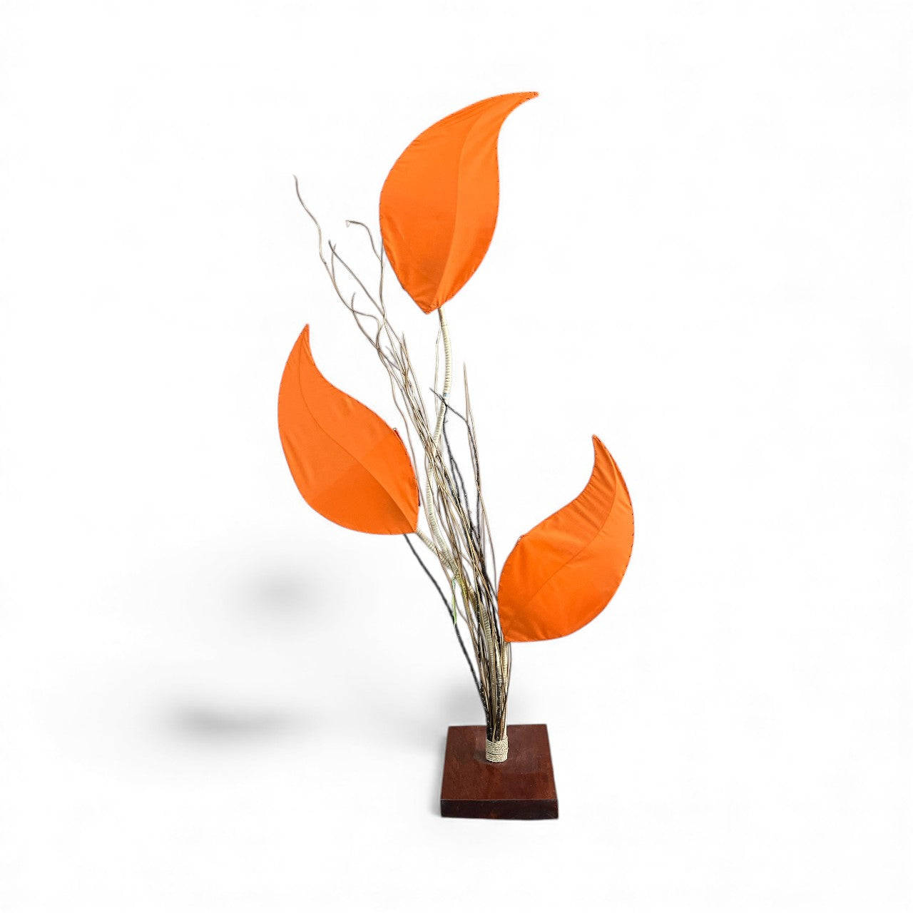 Stehlampe holz mit orangenen Blättern